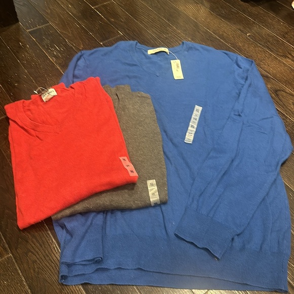 Old Navy v-neck sweater XL (bundle of 3) - Picture 2 of 3